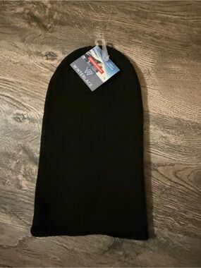 Winterlace Black Knit Beanie with Tag